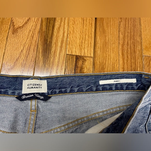 Citizens of Humanity Emery Crop Relaxed Straight In Crescent Size 31 Button Fly - Picture 5 of 9
